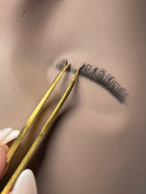 Load image into Gallery viewer, Mannequin Head with Realistic Lashes