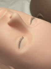 Load image into Gallery viewer, Mannequin Head with Realistic Lashes - Light straight lashes